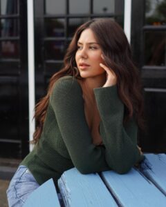 Sonam Bajwa Instagram - 𝓛𝓲𝓼𝓽𝓮𝓷.....
