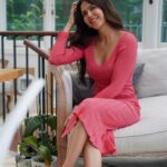 Sonam Bajwa Instagram - 𝒲𝒽ℴℯ𝓋ℯ𝓇 𝒾𝓈 𝒷𝓇𝒾𝓃ℊ𝒾𝓃ℊ ℴ𝓊𝓉 𝓉𝒽ℯ 𝒷ℯ𝓈𝓉 𝒾𝓃 𝓎ℴ𝓊, 𝓈𝓉𝒶𝓎 𝒸ℴ𝓃𝓃ℯ𝒸𝓉ℯ𝒹 𝓉ℴ 𝓉𝒽ℯ𝓂.