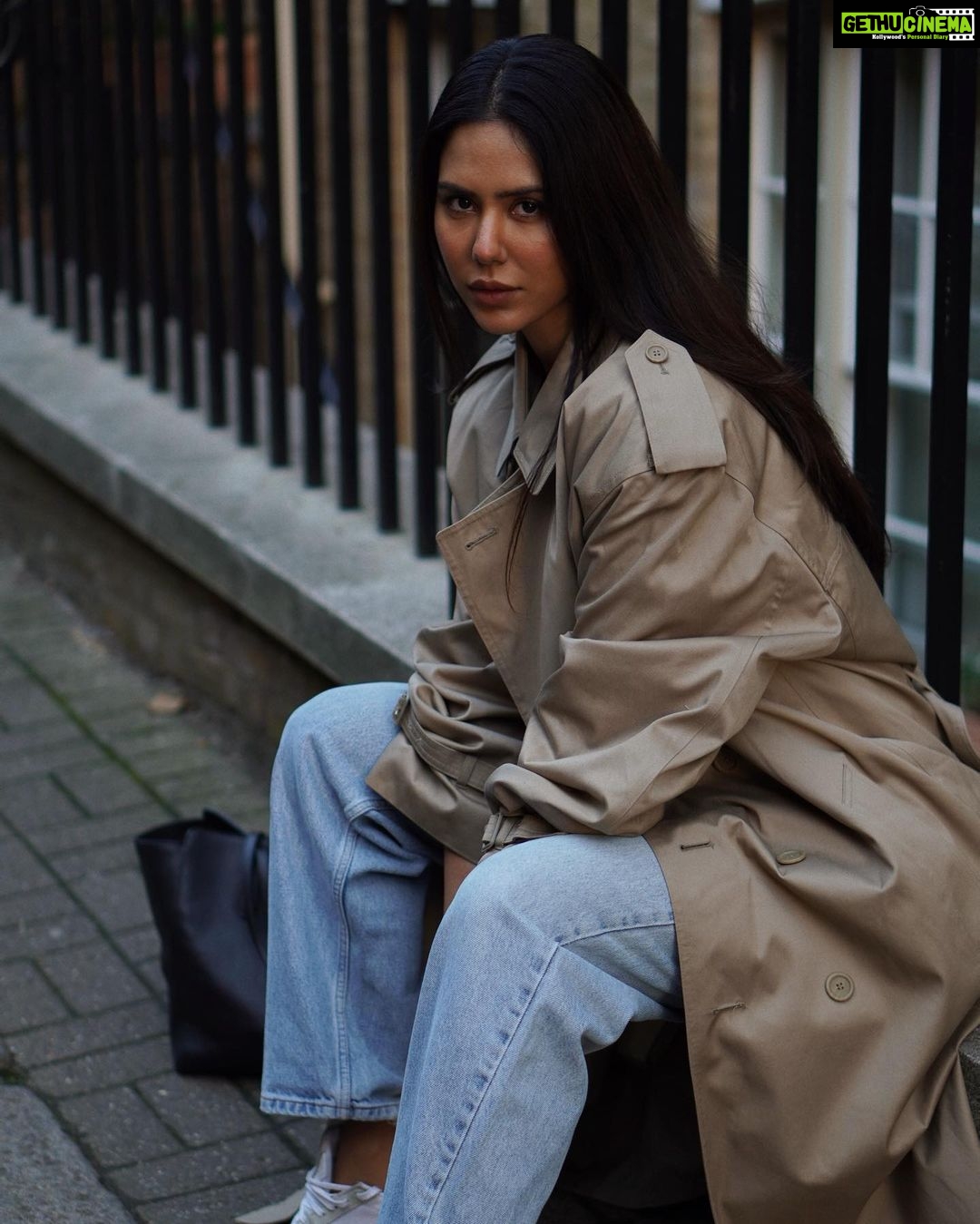 Sonam Bajwa Instagram - 𝓕𝓪𝓲𝓽𝓱 𝓸𝓿𝓮𝓻 𝓯𝓮𝓮𝓵𝓲𝓷𝓰𝓼...