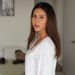 Sonam Bajwa Instagram - 🤍🤍