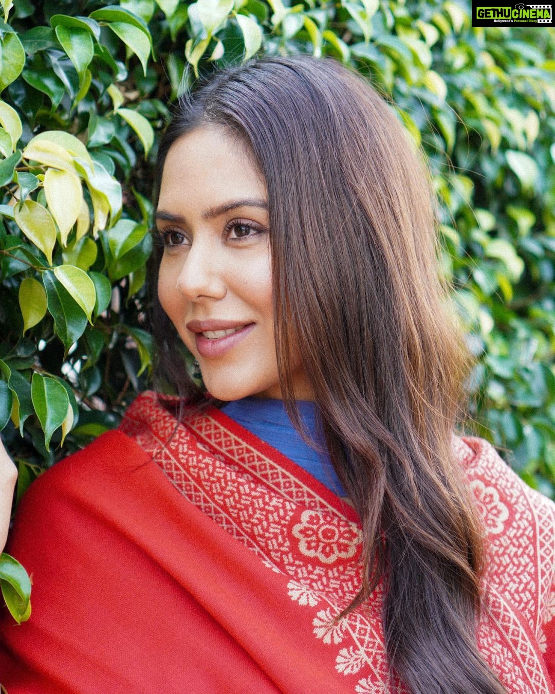 Sonam Bajwa Instagram - Winters ...somewhere in Punjab ❤️