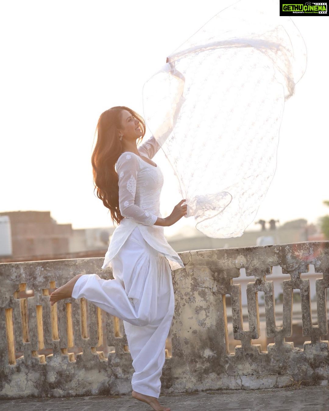 Sonam Bajwa Instagram - Masakali Masakali 🎶🎶