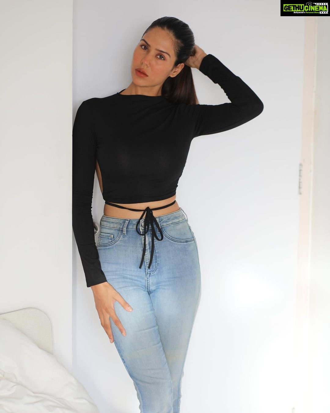 Sonam Bajwa Instagram - Got ready but nowhere to go...