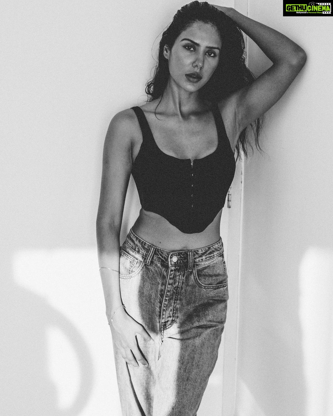 Sonam Bajwa Instagram - They say ‘Pain shapes a woman into a warrior’ 🔥🔥