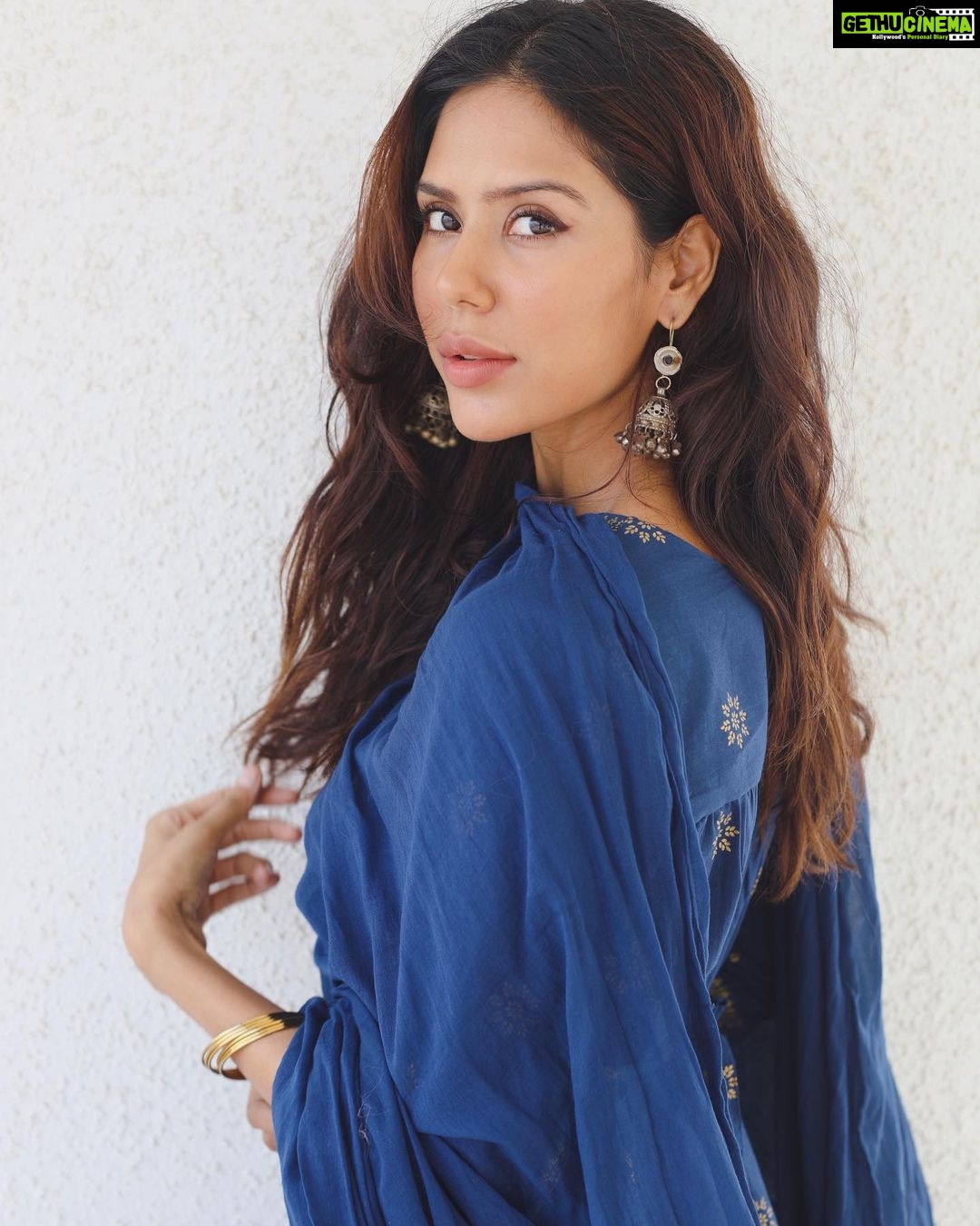 Sonam Bajwa Instagram - Which one do you like more? ðŸ’