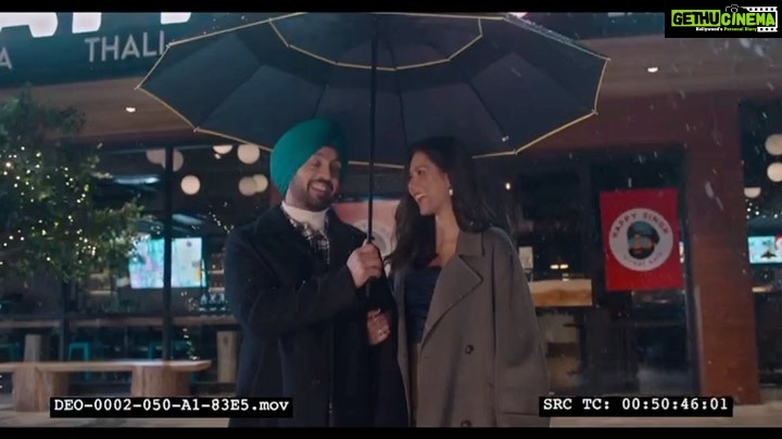 Sonam Bajwa Instagram - SOUND ON !!!!! Khadja yaar 😂😂😂😂😂 #HonslaRakh @diljitdosanjh @thindmotionfilms @amarjitsaron @onlyrakeshdhawan @bal_deo