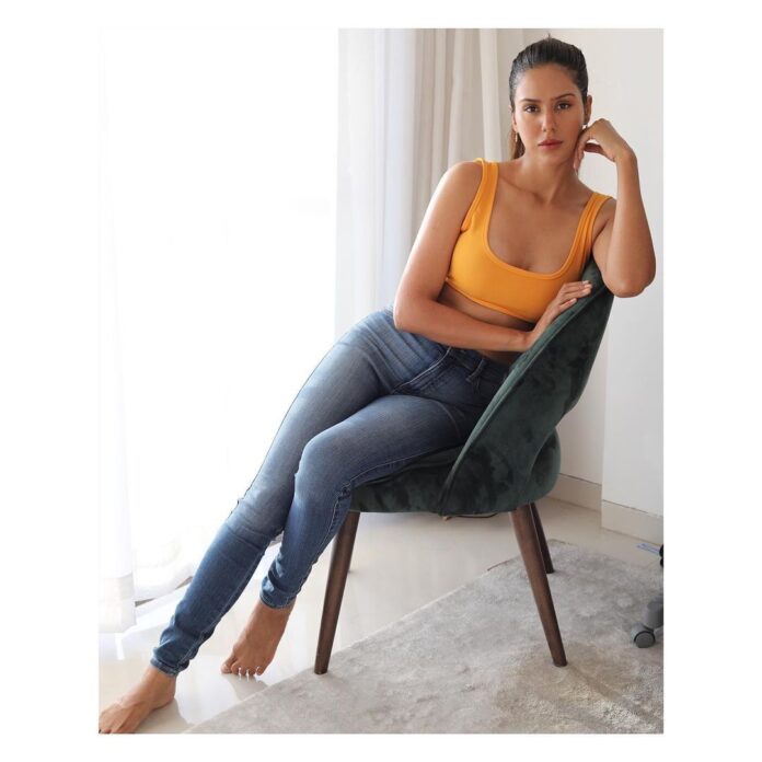 actress-sonam-bajwa-instagram-photos-and-posts-july-2020-gethu-cinema