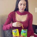 Sonam Bajwa Instagram – Tangy?
Teekha?
Chatpata? 
Well, Kurkure Herapheri Hungama and Gazab Golmaal will burst you with flavours and keep you wondering #KyaMasaleHain? Love the new masalas and love the delicious flavours! 
Have you all tried it yet? 
#BaapReBaap #BaapReBaapChallenge
@kurkuresnacks