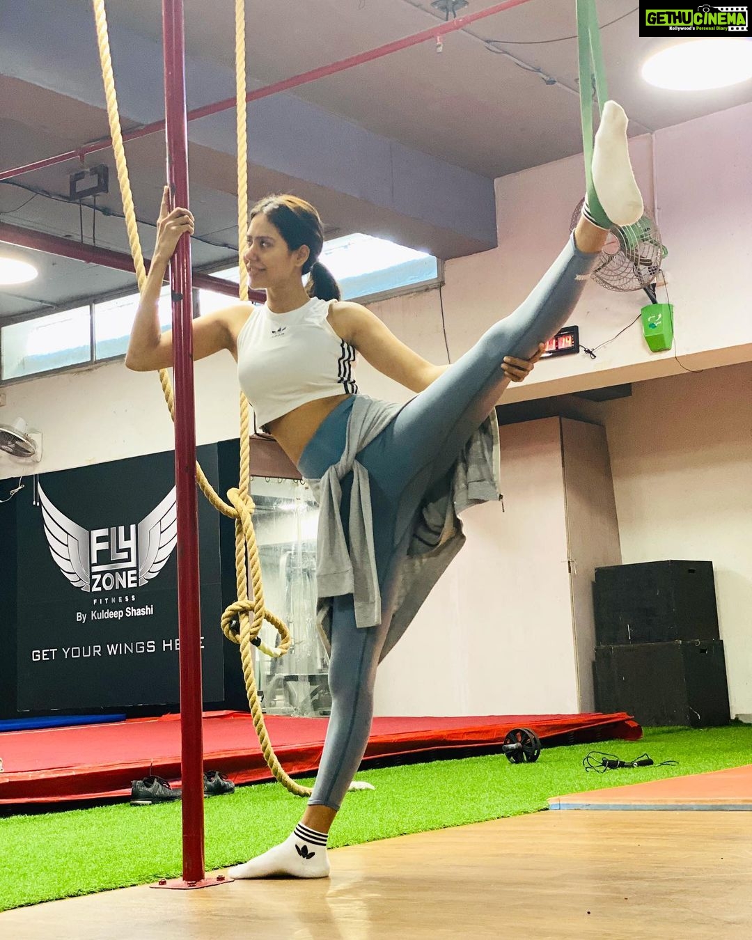Sonam Bajwa Instagram - Excited to be more fit this year 💪🏼