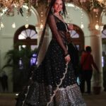 Sonam Bajwa Instagram - Paiya lehnga shisheyan wala ... 📸 @dharmeetbajwa