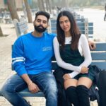 Sonam Bajwa Instagram – When you spot your durr da ristedaar tuhade nedeh aunde hoye on your very first date 😂😂 @parmishverma 
Jinde Meriye 24 January 2020 💕