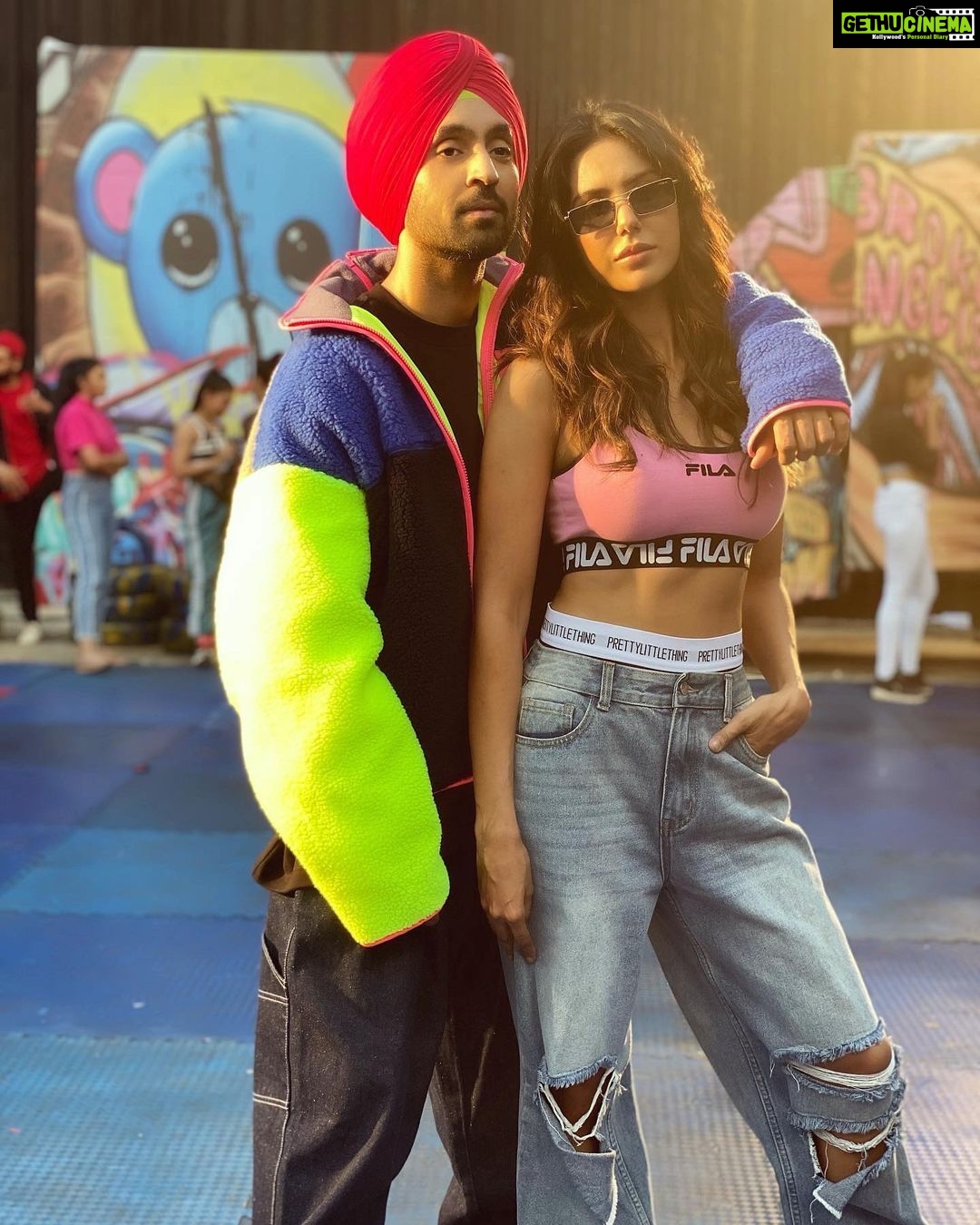 Sonam Bajwa Instagram - This could be us but you ...... Complete the caption 😁😁 @diljitdosanjh @arvindrkhaira