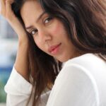 Sonam Bajwa Instagram - Clicked by my friend @fathersimage 🦋🦋