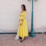 Sonam Bajwa Instagram - Ve ek meri ankh kaashni 👀 Wearing @asthanarangofficial Picture credit @gurdasmediaworks Makeup @coco_ballucci Hair @harry_bajwa1234