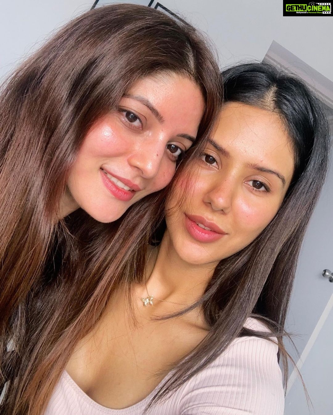 Sonam Bajwa Instagram - Happy birthday beautiful 💐 May God fulfill all your dreams and much more... @kaajal9