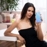 Sonam Bajwa Instagram - Aesthetics, style and my new #vivoS1, aren’t they the same? Look at this stunning design that comes with an amazing 32MP selfie camera which never lets me out of style. Follow @vivo_india and check out the amazing photos clicked from this phone. #vivoS1  #ItsMyStyle