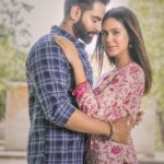 Sonam Bajwa Instagram – Tera Mera Rishta, Din te Raat Warga,
Tu mere Muhre te Main tere Muhre…. @parmishverma #JindeyMeriye #25Oct Directed By @iampankajbatra. @omjeegroup @munishksahni