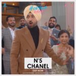 Sonam Bajwa Instagram - 5 Number Chanel Da… OUT NOW🌻🌻 😁 #HonslaRakh 🤰🏻👩🏻‍🍼👨🏻‍🍼👼🏽 Trailer Shattered All Records 💥 Releasing This DUSSEHRA 💥 @diljitdosanjh @sonambajwa @shehnaazgill @iamshindagrewal_ @amarjitsaron @bal_deo @onlyrakeshdhawan @thisizintense @rajranjodhofficial @arvindthakur14_choreographer @thindmotionfilms @manishmore8 @thepawangill @sonalisingh @tipspunjabi @kumartaurani #StoryTimeProductions @thirstyfishstudio #diljitdosanjh #shehnaazgill #sonambajwa #moonchildera #chanel #chanelno5