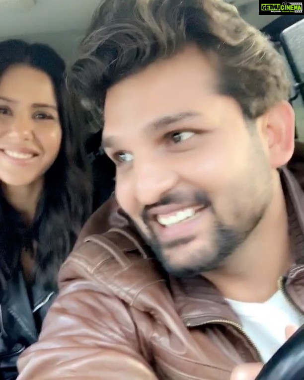 Sonam Bajwa Instagram - Just when @iampankajbatra was thinking we are busy doing our lines. 😂😂😂 @yuvrajhansofficial