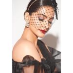 Sonam Kapoor Instagram - 👗 🎩 : @shehlaakhan @philiptreacy Earrings: @narayanjewels Bracelet: @renuoberoiluxuryjewellery Shoes: @manoloblahnikhq Styled by: @rheakapoor Assisted by: @vani2790 x @manishamelwani HMU: @namratasoni 📷: @thehouseofpixels