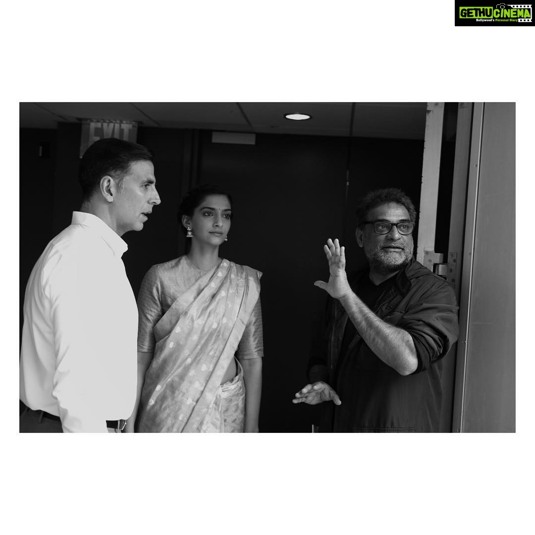 Sonam Kapoor Instagram - One year of our film #padman. Balki sir you’ve been one of the best people I know besides being one of the best directors I’ve worked with. Also @akshaykumar sir you’ve been pushing boundaries like no ones business and it’s super inspirational. Your inspiration is obviously @twinklerkhanna and I’d like to give her all your credit! @radhikaofficial hopefully we will be in the same frame one day, right now the same movie will suffice to be featured with such a talent! @pcsreeram sir you captured the reality and beauty so wonderfully ! @swanandkirkire sir “pari” is one of my favourite characters and thanks so much for writing her with so much love.. miss being on the sets of #padman and surrounded by all of you! Last but the most important Arunachalam Muruganantham your story was an important one to tell and thanks for trusting our team for doing it. Delhi, India