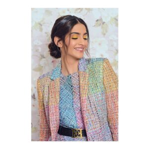 Sonam Kapoor Instagram - I see the world through a rainbow- coloured filter 🌈 #EkLadkiKoDekhaTohAisaLaga #SetLoveFree Outfit - @escadaofficial Hair - @bbhiral Make up - @tanvichemburkar Styling - @rheakapoor Assisted by - @spacemuffin27 @manishamelwani @vani270 📸 - @thehouseofpixels