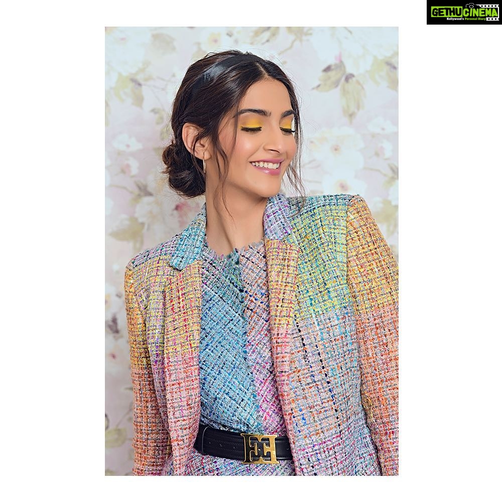 Sonam Kapoor Instagram - I see the world through a rainbow- coloured filter 🌈 #EkLadkiKoDekhaTohAisaLaga #SetLoveFree Outfit - @escadaofficial Hair - @bbhiral Make up - @tanvichemburkar Styling - @rheakapoor Assisted by - @spacemuffin27 @manishamelwani @vani270 📸 - @thehouseofpixels