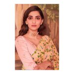 Sonam Kapoor Instagram – She was a wildflower in a sea of roses.
#EkLadkiKoDekhaTohAisaLaga #LetLoveBe
Sari – @thejodilife
Jewellery – @amrapalijewels @anmoljewellers
Hair – @bbhiral
Make up – @mehakoberoi
Styling – @rheakapoor
Assisted by – @vani2790 @manishamelwani @spacemuffin27
📸 – @thehouseofpixels