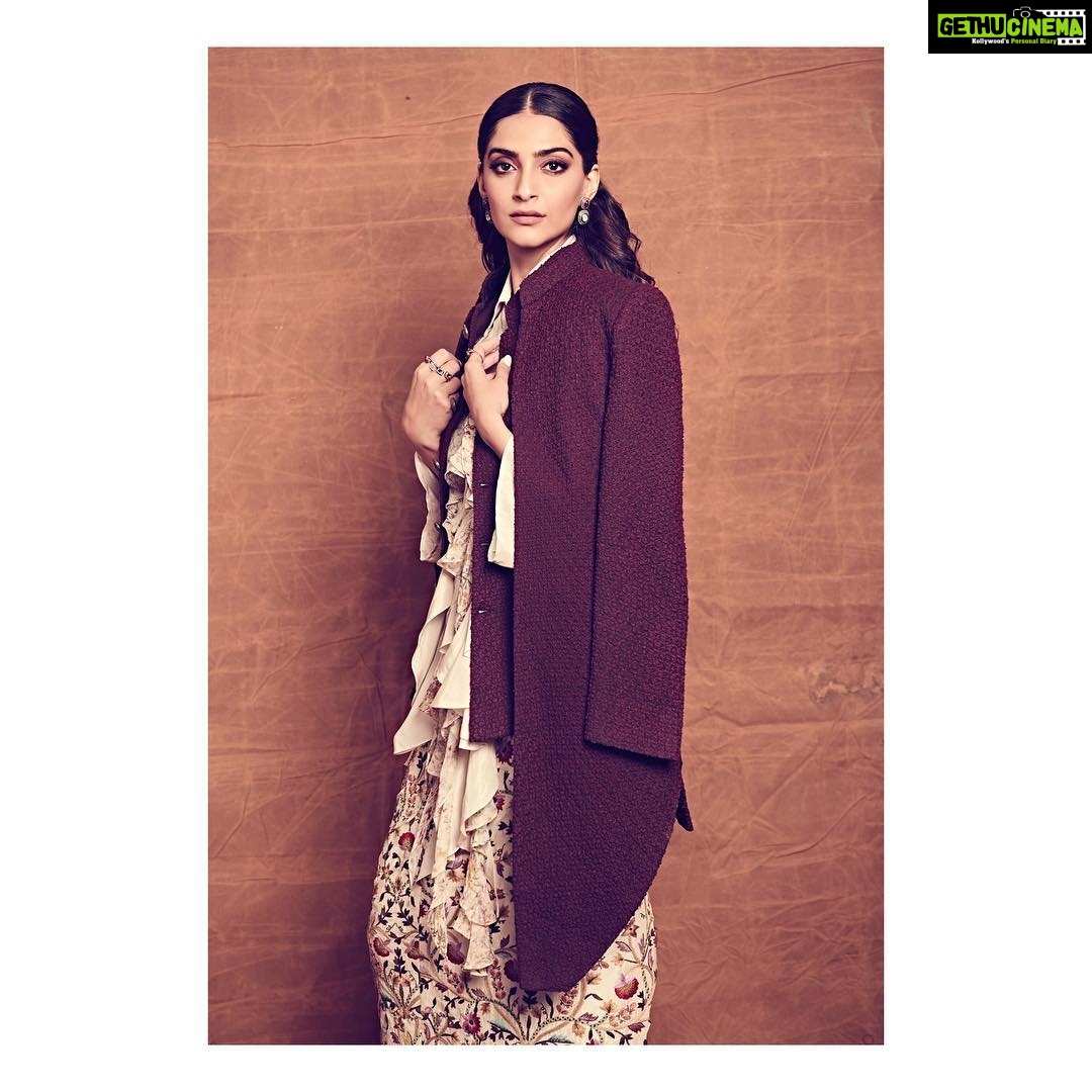 Sonam Kapoor Instagram - Taking a walk on the wild side! For #EkLadkiKoDekhaTohAisaLaga Promotions. #LetLoveBe Outfit - @anamikakhanna.in Bandhgala - @kunalrawalofficial Jewellery - @amrapalijewels Hair - @bbhiral Make up - @mehakoberoi Styling - @rheakapoor Assisted by - @spacemuffin27 @manishamelwani @vani2790 📸 - @thehouseofpixels #ekladkikodekhatohaisalaga #letlovebe