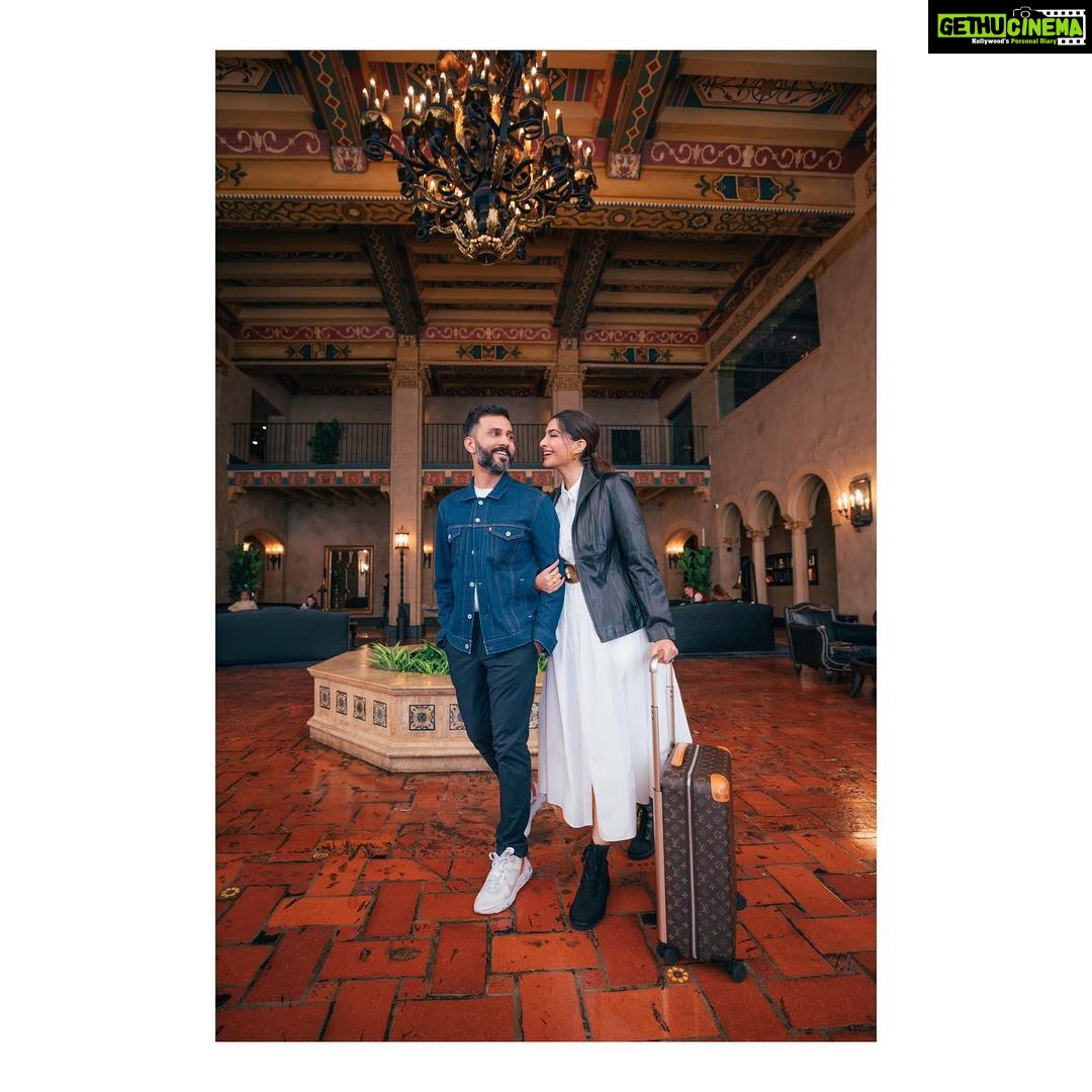 Sonam Kapoor Instagram - Goodbye, Los Angeles! You’ve been good to us. We absolutely loved staying at @thehollywoodroosevelt and hanging out at @spareroomhwood 😍Until next time, @discoverLA! 😉 #ComeFeeltheLove The Hollywood Roosevelt
