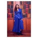 Sonam Kapoor Instagram - Bringing the fun part of eighties fashion back! Outfit - @daloodtbilisi Earrings - @alessandrarich Shoes - @escadaofficial 💄 @tanviborkar 💇‍♀️ @bbhiral 📸 @thehouseofpixels Delhi