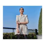 Sonam Kapoor Instagram – 👗 – @ladobokuchava
💎 – @azotiique
⌚ – @iwcwatches @iwcwatches_india
👜 – vintage
👢- @maisonmargiela
📸 – @thehouseofpixels 
HMU – @namratasoni 
Styling- @rheakapoor
Assistant Stylists – @spacemuffin27 @vani2790 @manishamelwani