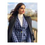 Sonam Kapoor Instagram - Thanks @bof for having me at #BoFVOICES it was such an honour conversing with @imranamed and Carla ! 👗 @escadaofficial 💇‍♀️ @bbhiral 💄 @official_maria_asadi STYLE @rheakapoor Soho Farmhouse