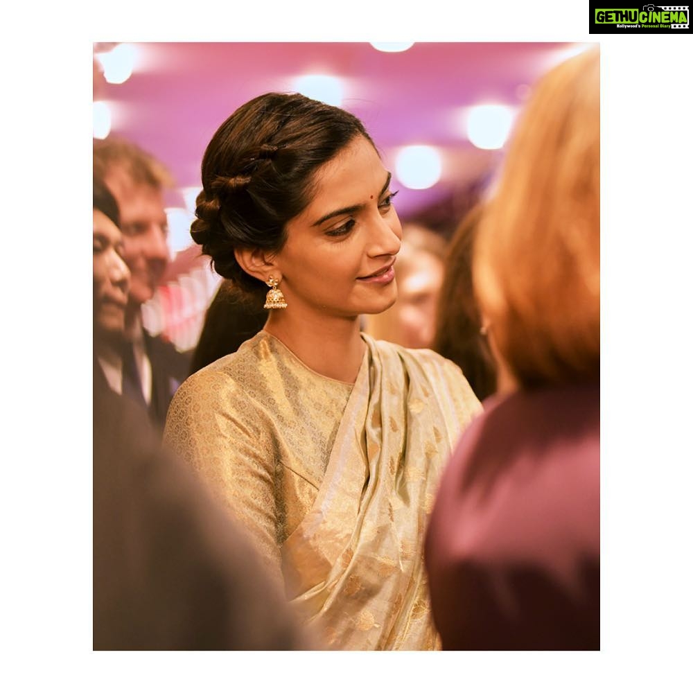 Sonam Kapoor Instagram - Pav Bhaji on my mind!😂 #TBH