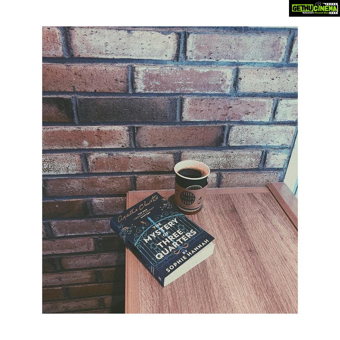 Sonam Kapoor Instagram - Sometimes there’s nothing better than a good mystery to get you through the weekend! I’ve always loved Agatha Christie, thank you @thedustytypewriter for bringing up this gem. Keep sharing the books you guys read over the weekend. I will continue to repost the ones that intrigue me the most. Tag me and use the hashtag #weekendreadingwithsonam