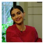 Sonam Kapoor Instagram - I’m super excited to be the first guest editor for Thrive Global India this November! Absolutely love what they stand for and I’m excited to be able to play a part in their endeavour to inspire those around us. ❤ @thrive @thrive_india #KeepThrivingIndia