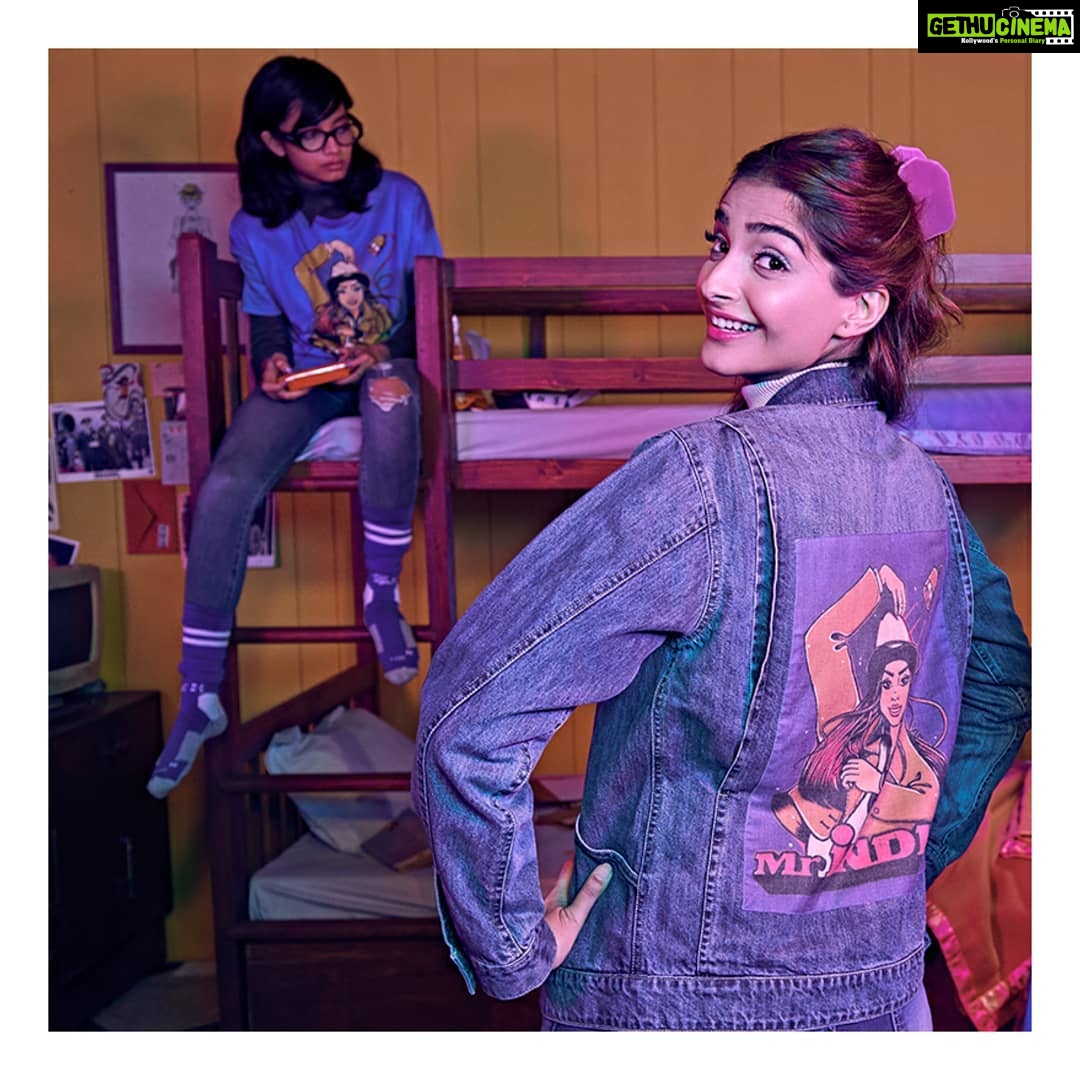 Sonam Kapoor Instagram - #Repost @wearerheson ・・・ #LikeFatherLikeDaughter… It’s no secret where our co-founders got their sense of style from! #ChipOffTheNotSoOldBlock @anilskapoor @sonamkapoor @rheakapoor Snag the jacket before it’s off the shelves! LIMITED pieces available only on @shoppers_stop #NoRhesonICant#MoviePosters #80sFashion #80sCollection