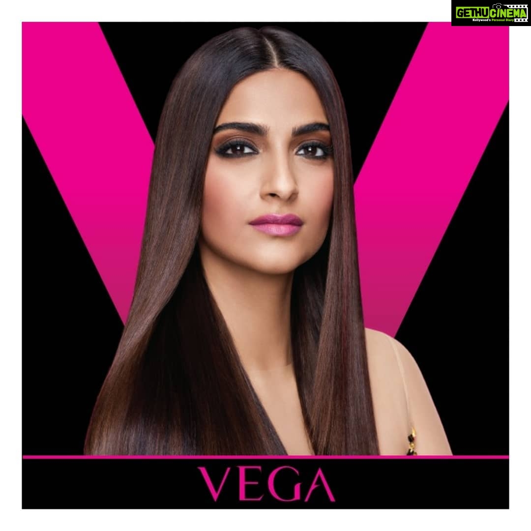 Sonam Kapoor Instagram - I've always experimented with my hair and Vega's incredible range of multi-styling and grooming products is your new best friend! #BeVega @vegabeauty - Gethu Cinema Sonam Kapoor Instagram - I've always experimented with my hair and Vega's incredible range of multi-styling and grooming products is your new best friend! #BeVega @vegabeauty - Gethu Cinema