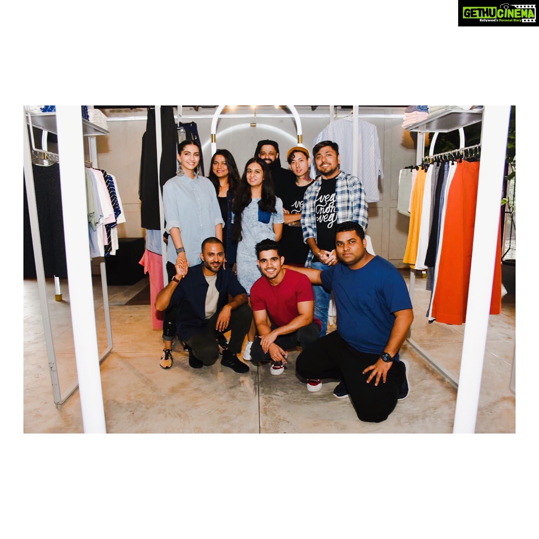 Sonam Kapoor Instagram - Today @bhanelove and @purevnv launched in Mumbai and I couldn’t be prouder of what we are trying to create! Thank you my darling @neeha7 for being our fiercest Knight, @Chandnidholakia1989 for being our best counsel, to @the_brewhouse for being the best partners and @bhanelove for being the best team! Emilia you were sorely missed! And last but not the least @rohiniyer and @mediaraindrop for being our family! @anandahuja I love you!