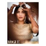 Sonam Kapoor Instagram - #everydayphenomenal 💫 @anandahuja Thank you @VogueIndia ♥️ In @abujanisandeepkhosla Jewelry by: @kapoor.sunita Photographed by: @signe_vilstrup Creative direction by: @anaitashroffadajania Styled by: @rheakapoor Hair and Make-up by: @namratasoni