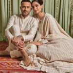 Sonam Kapoor Instagram - My whole universe and everything that matters the most . I love you @anandahuja #everydayphenomenal #diwali 🪔 🧿 London, United Kingdom