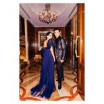 Sonam Kapoor Instagram - A little party never killed anybody especially with the ultimate party starter himself! 🎉🎉 @KaranJohar 👗: @sophieetvoila 💎: @gehnajewellers1 👠: @jimmychoo Style: @rheakapoor @chandiniw Assisted by: @shivani.sarin Hair: @bbhiral Make up: @tanviborkar 📸: @germanlarkin