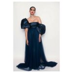 Sonam Kapoor Instagram - 👗: @sophieetvoila 💎: @gehnajewellers1 👠: @jimmychoo Style: @rheakapoor @chandiniw Assisted by: @shivani.sarin Hair: @bbhiral Make up: @tanviborkar 📸: @thehouseofpixels