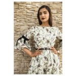 Sonam Kapoor Instagram – For #VeereDiWedding promotions. @vdwthefilm
👗: @erdem
👠: @manoloblahnikhq
Styled by: @rheakapoor
Assisted by: @manishamelwani @shivani.sarin
Hair: @alpakhimani
Make up: @mitalivakil 📸: @thehouseofpixels