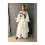 Sonam Kapoor Instagram - 👗 @mohammed.mazhar.official 👠 @casadeiofficial 💎 @suhanipittie STYLE @rheakapoor @manishamelwani 💄 @namratasoni