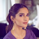 Sonam Kapoor Instagram – 🙋‍♀️