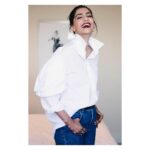 Sonam Kapoor Instagram – In @simonerocha_ and @bhanelove
💄 @namratasoni 💇‍♀️ @stephanelancien
Styled by- @rheakapoor and @thedeepkailey 
Assistants –  @chandiniw @lydie_harrison
📷 @thehouseofpixels
#cannes2018 #lorealparisindia #lorealcannes #lorealskin #lorealmakeup 
@lorealmakeup @lorealhair @lorealskin Hotel Martinez