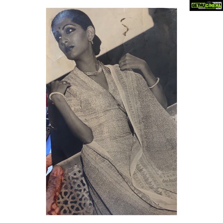 Sonam Kapoor Instagram - To the woman who taught me everything- compassion, passion and style! I love you mama.. happy Mother’s Day!