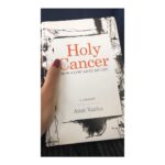 Sonam Kapoor Instagram - Finished reading this very inspiring memoir on flight. Amit I’m so moved by your faith, discipline,strength, grit and compassion. What an incredible journey of a man with all odds stacked against him! 🐄 @live4todayamit