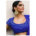 Sonam Kapoor Instagram - Ladies, get out your jhumkas, don your favourite dancing shoes and get ready for Veere Di Wedding! A party unlike any you've ever attended. 🍻 #imnotaCHICKflick For@vdwthefilm promotions 👗: @abujanisandeepkhosla Jewellery : @gehnajewellers1 Styling: @rheakapoor Styling Assistants: @chandiniw 💄: @artinayar 💁‍♀ : @bbhiral 📸: @thehouseofpixels